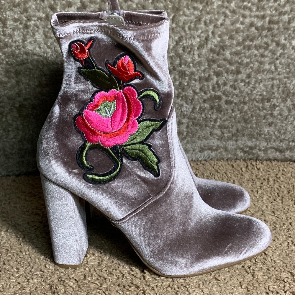 Steve Madden velour heels